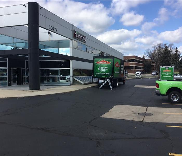 SERVPRO Crews at a commercial loss in Michigan.